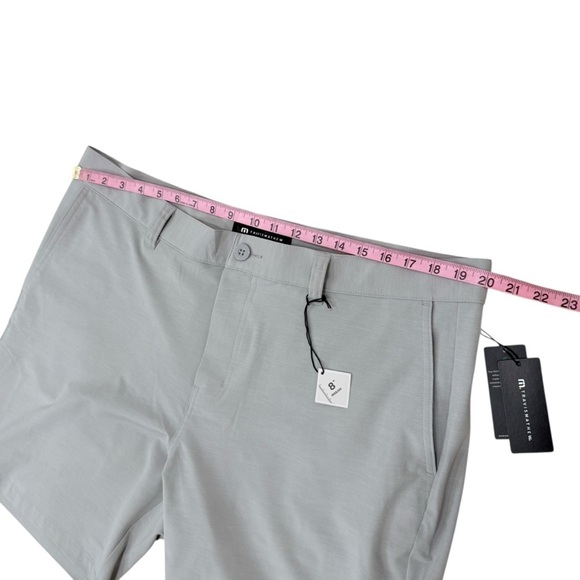 Travis Mathew Tech Chino Shorts 8” SLEET Gray Solid NWT Golf Active Casual SZ 40 - Picture 3 of 11